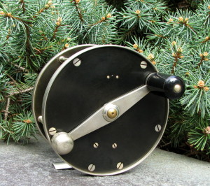 This Reel Has A Fixed Drag Inside The Front Plate And Is 4.25″ In Diameter